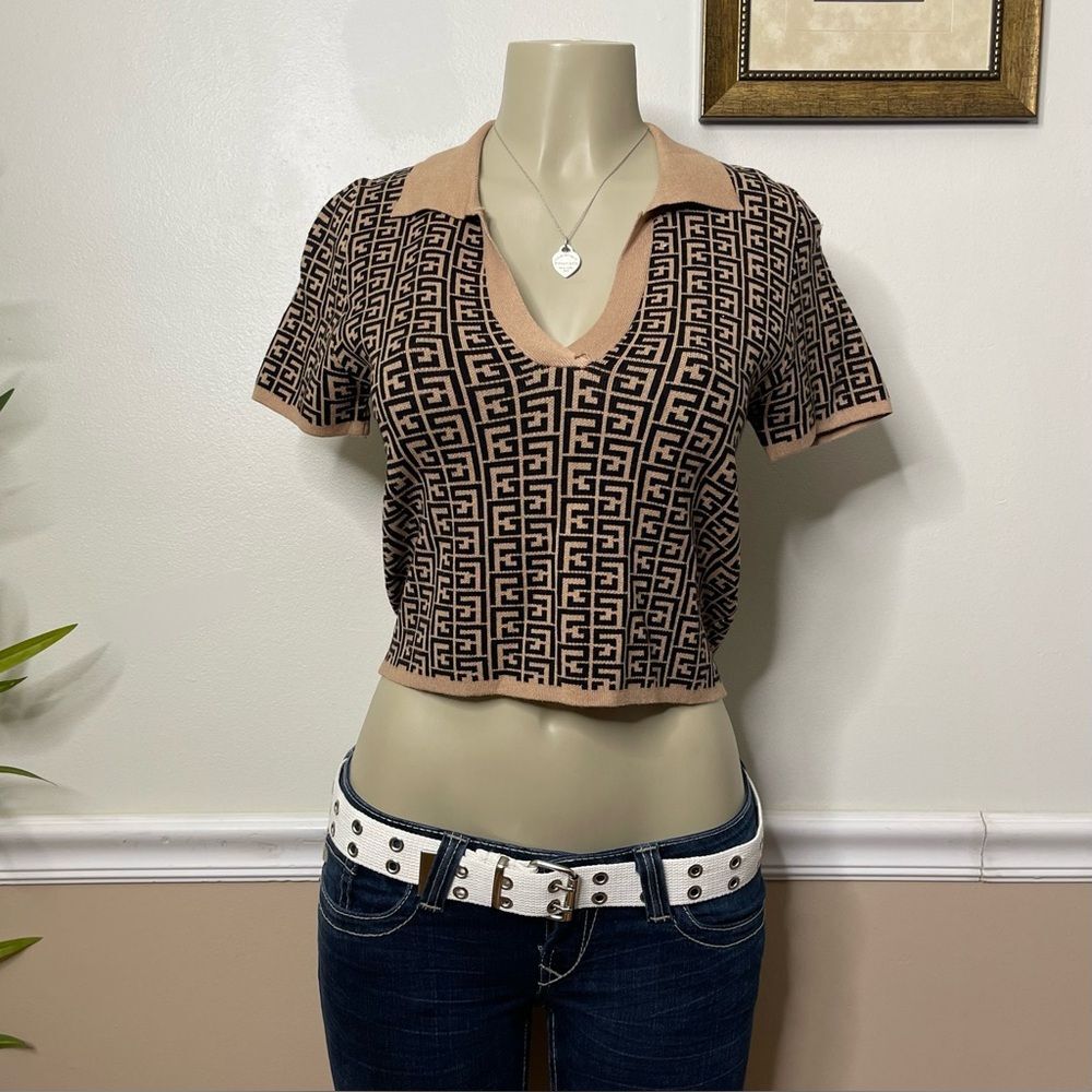 Debut Women’s Black and Tan Patterned Cropped Sweater Top